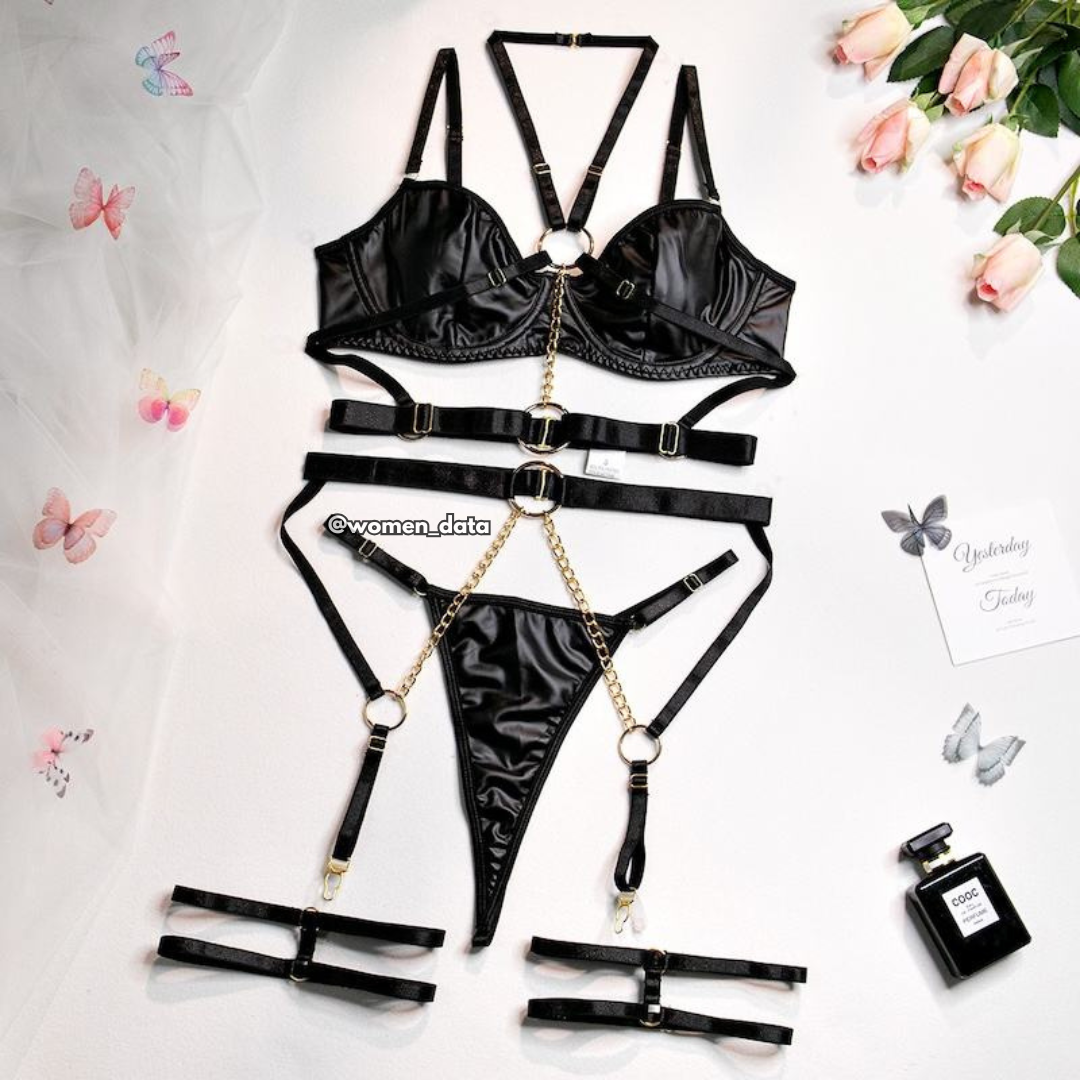 daring lingerie set 