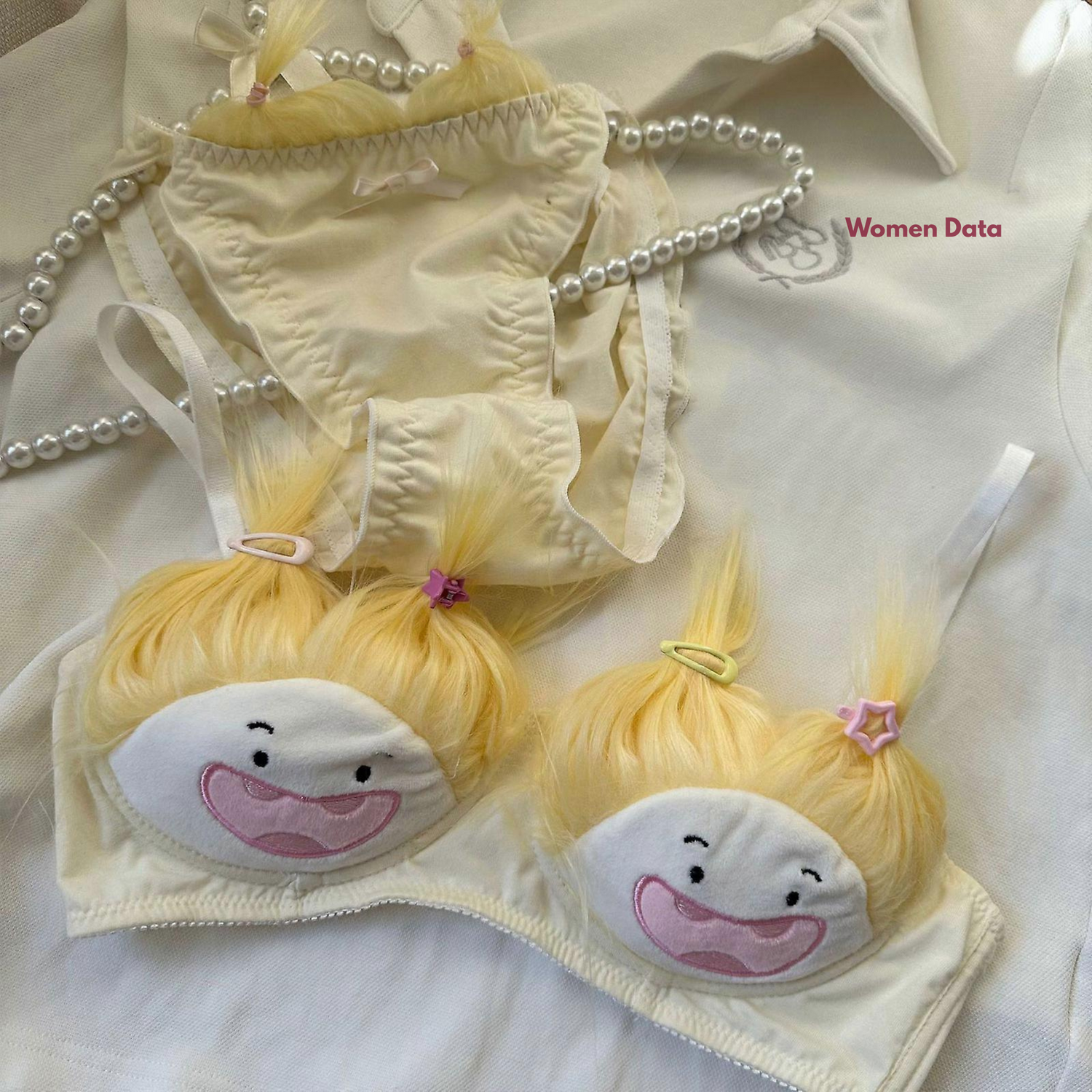LingeriewithHairTie 