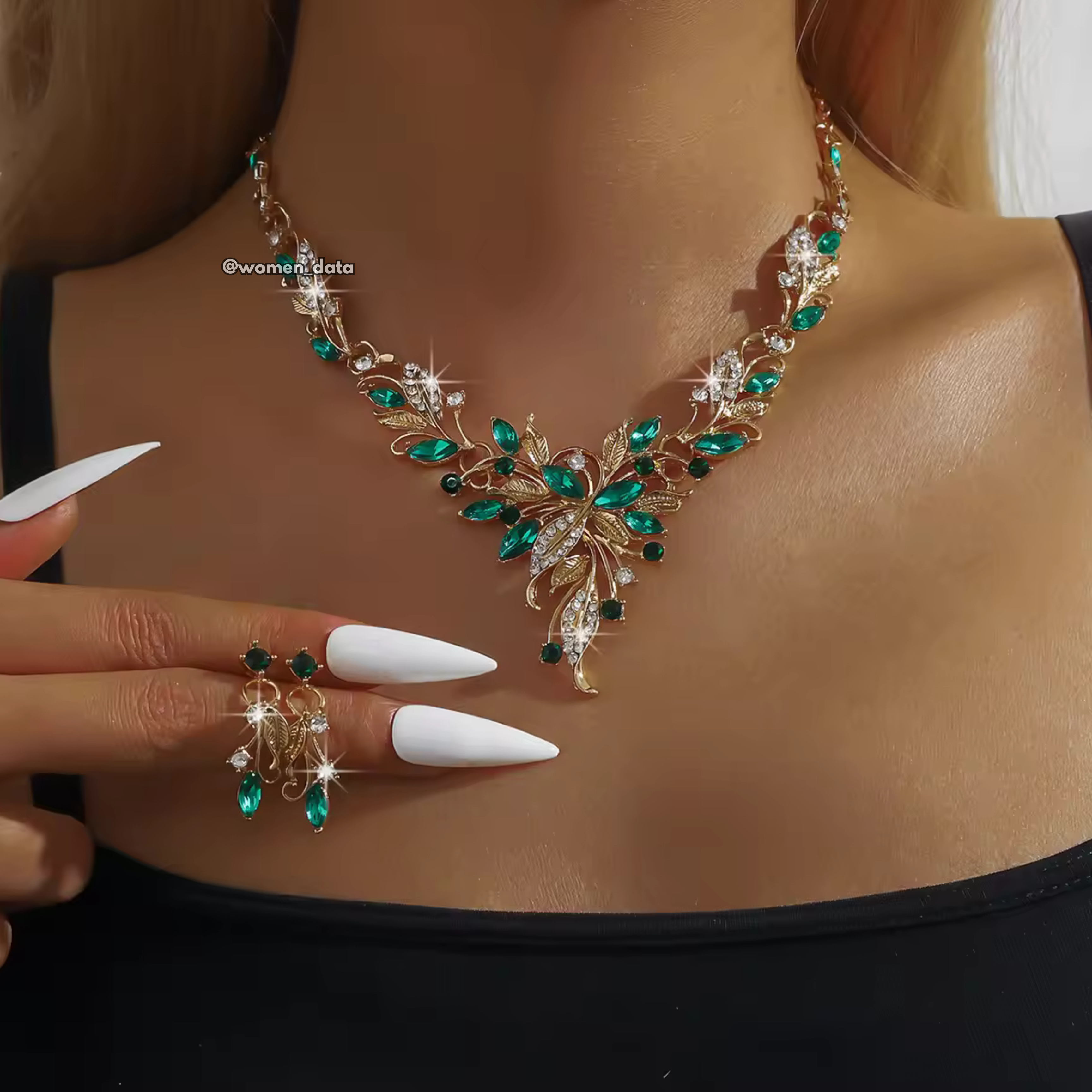 Women Gold &amp; Green Crystal Floral Necklace Set 