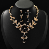 WomenFloralStatementNecklaceSe 